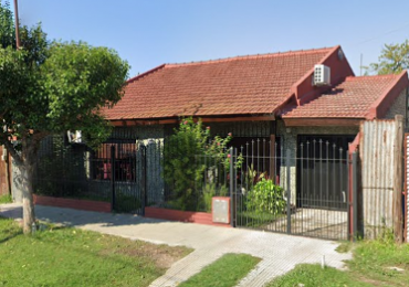 HERMOSA CASA EN GONZALEZ CATAN 