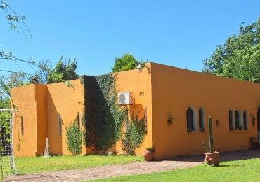 CASA QUINTA CON PARQUE Y PILETA- GONZALEZ CATAN