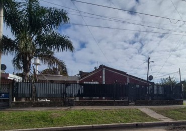 EXCELENTE CASA EN GONZALEZ CATAN 